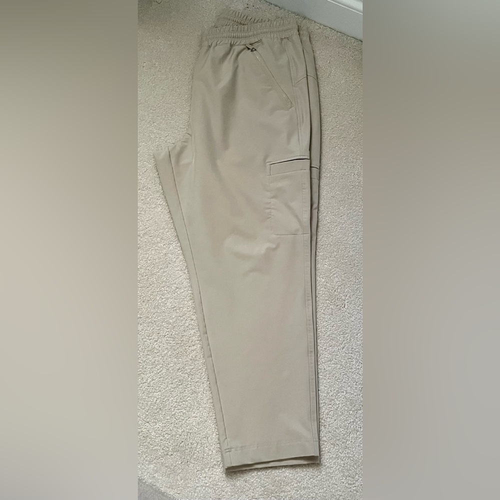 Old Navy Women’s StretchTech Cargo Pants Size L